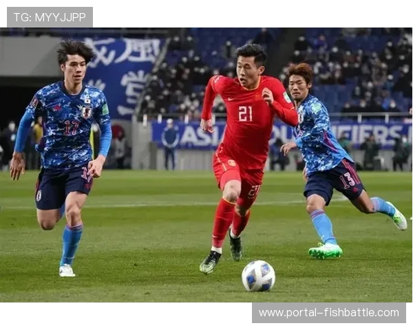 “足球仲裁庭处理球员合同纠纷，何小珂案成焦点”