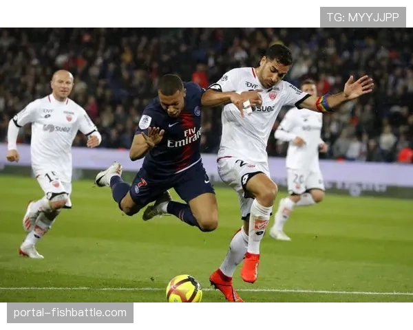 巴黎圣日耳曼1-3爆冷负于雷恩,联赛七连胜遭终结 巴黎圣日耳曼1-3爆冷负于雷恩,联赛七连胜遭终结