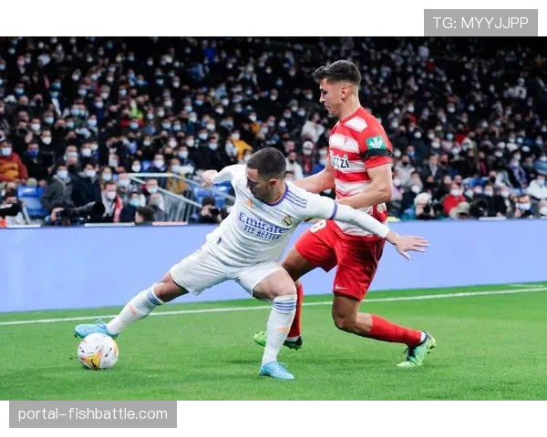 特写：绝杀被吹，格拉纳达球员瘫坐在地掩面不甘